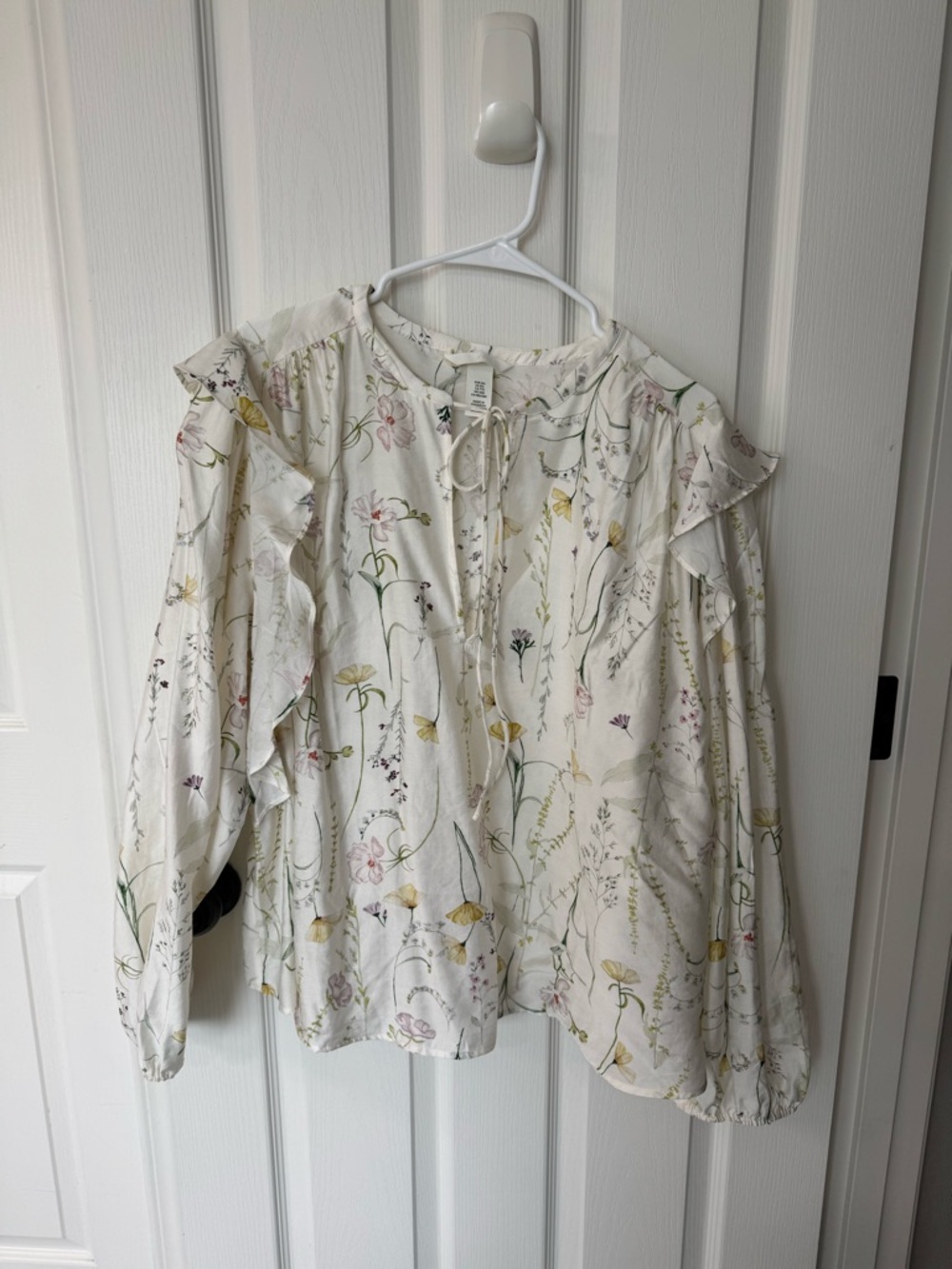 H&M Women’s Flounce Trimmed Blouse